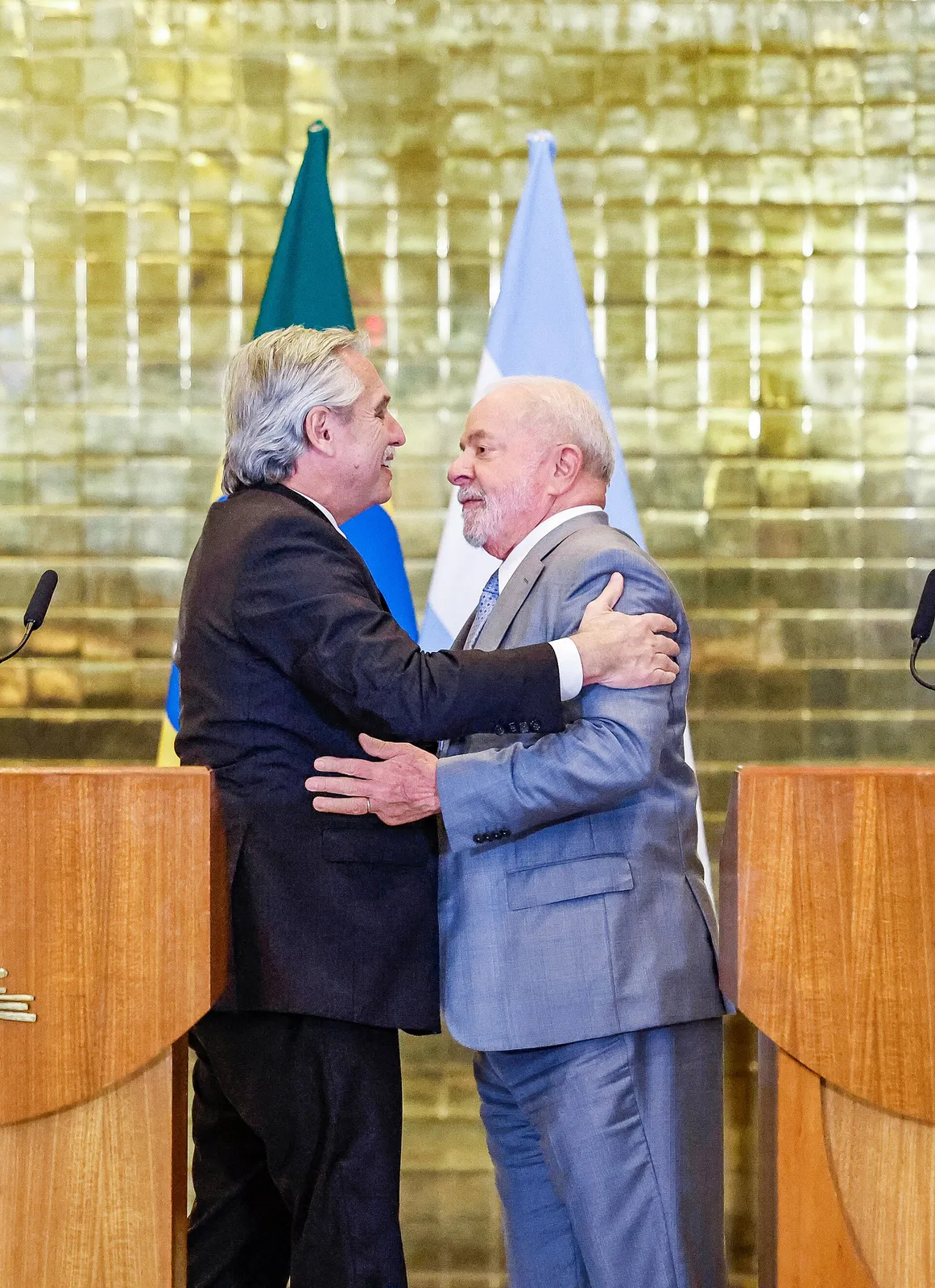 Lula in a meeting with Alberto Fernández at the Alvorada Palace, in Brasília, on May 2, 2023.