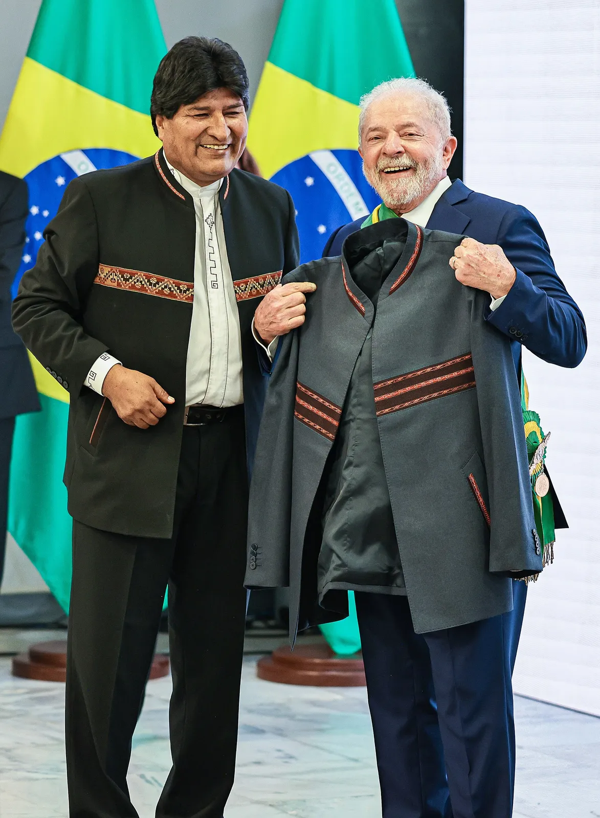 Lula receives greetings from the former President of Bolivia Evo Morales at the Planalto Palace, on January 1, 2023.