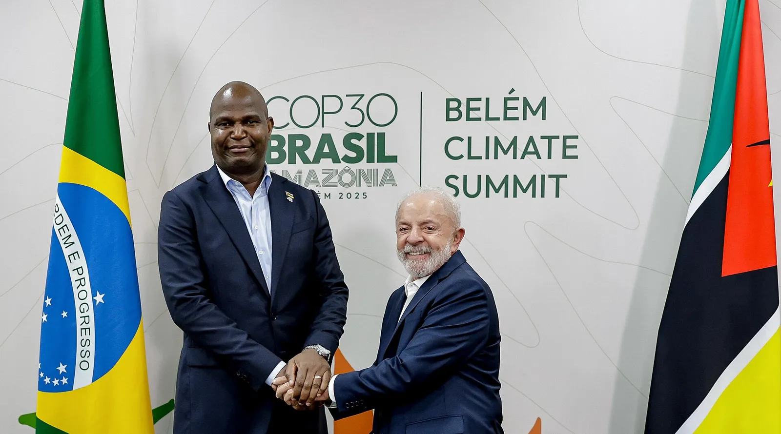 Lula in a bilateral meeting with Daniel Chapo, President of Mozambique, in Belém, on November 7, 2025.