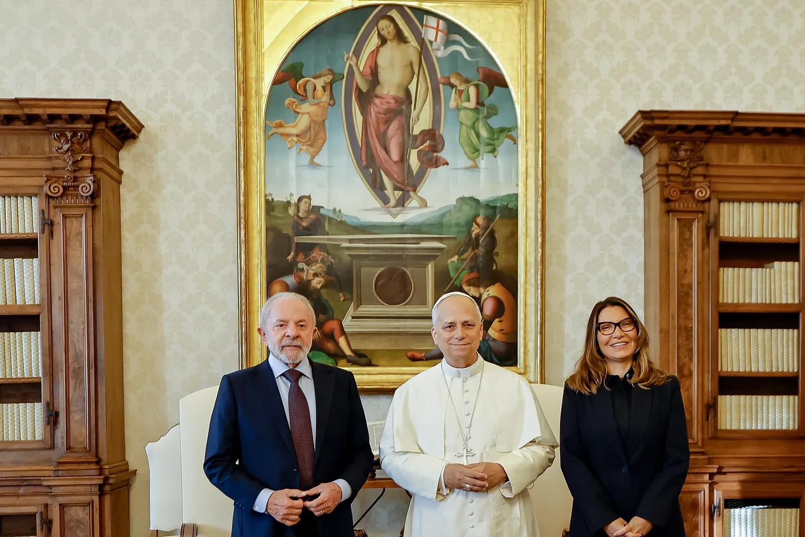 Lula in an audience with Pope Leo XIV in the Library of the Apostolic Palace, in the Vatican, on October 13, 2025.