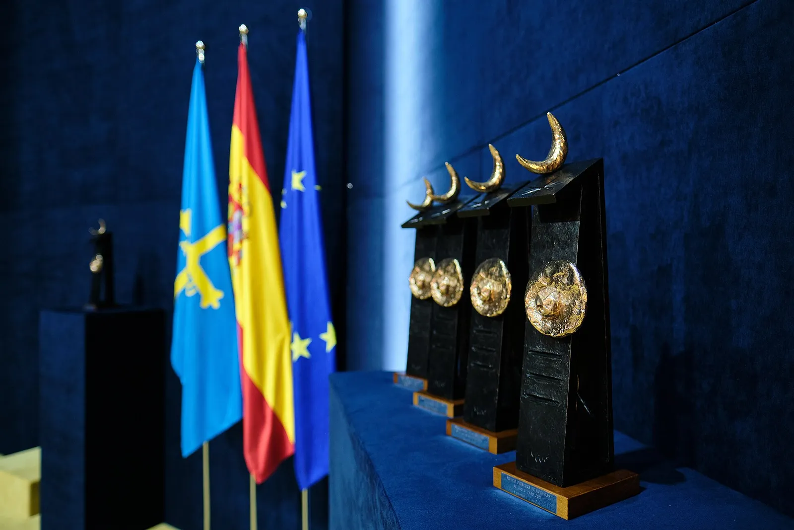 Sculpture of the Princess of Asturias Awards, with elements of Miró's iconography, in a 2021 photo (illustrative image of the award; it does not show the presentation to Lula).