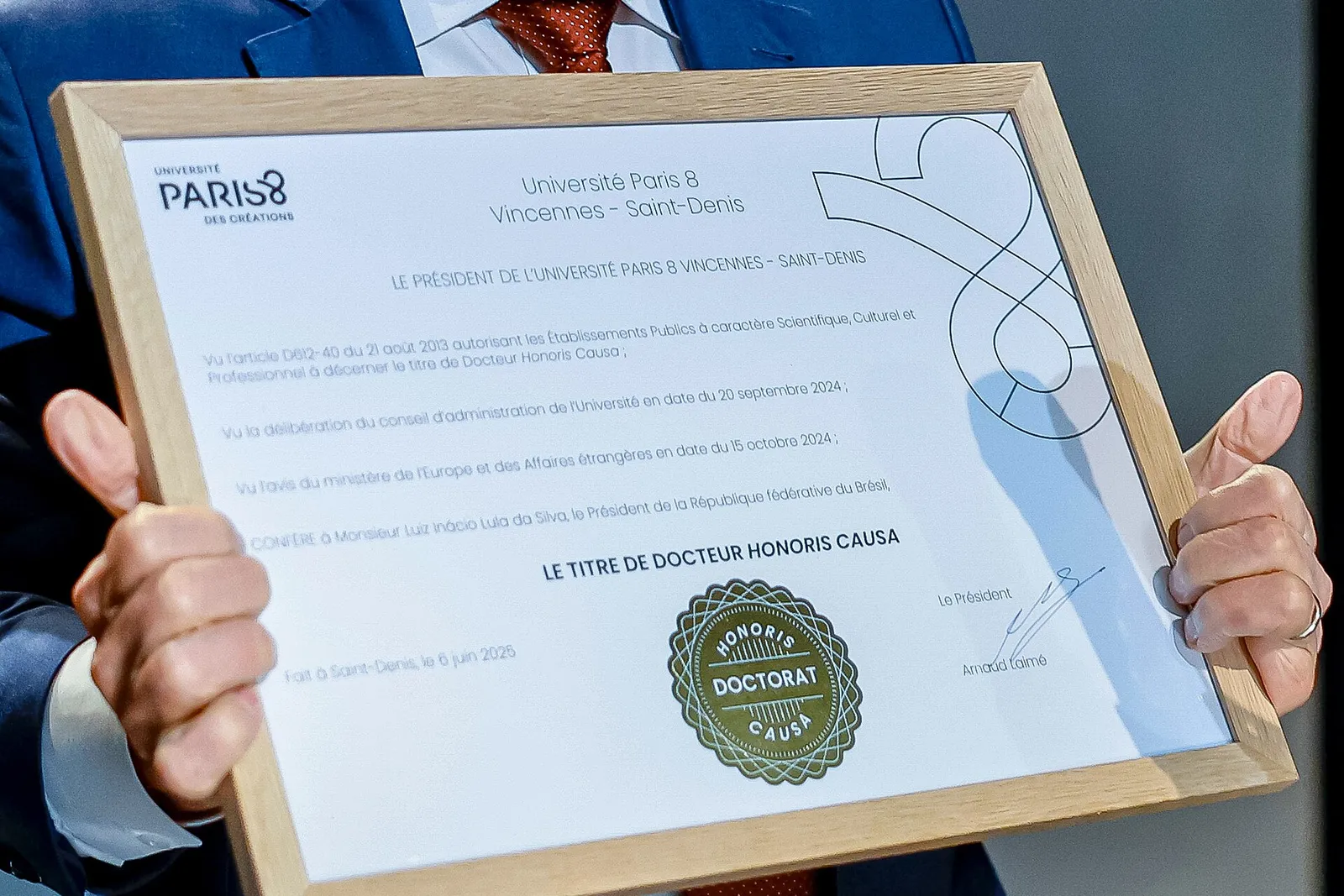 Lula at the ceremony conferring the honorary doctorate (doctor honoris causa) by Paris 8 University, in Paris, on June 6, 2025.